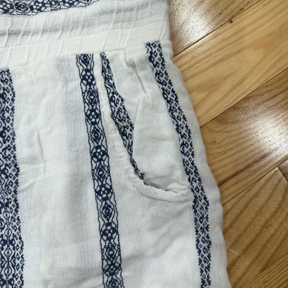 Patterned Beachy Shorts - image 5